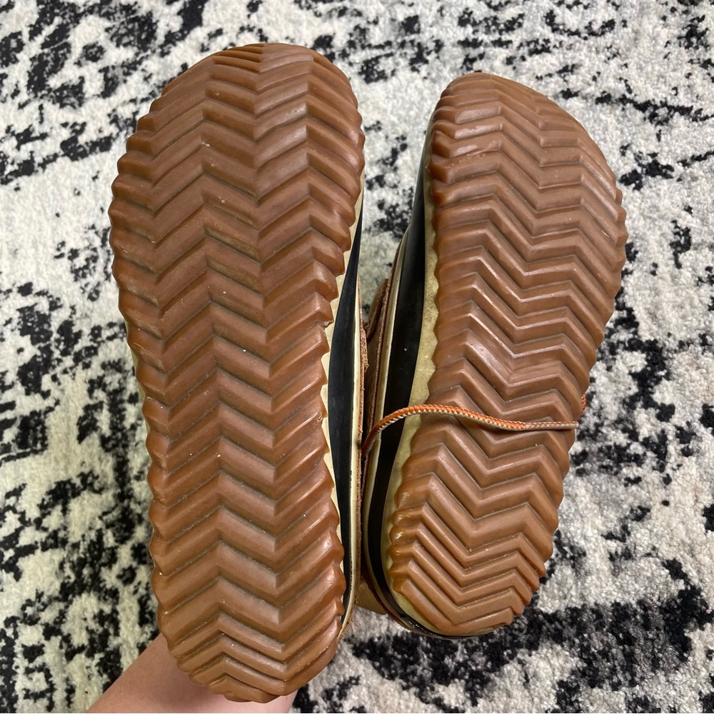 Sorel Tan and Black Winter Boots - Picture 4 of 6